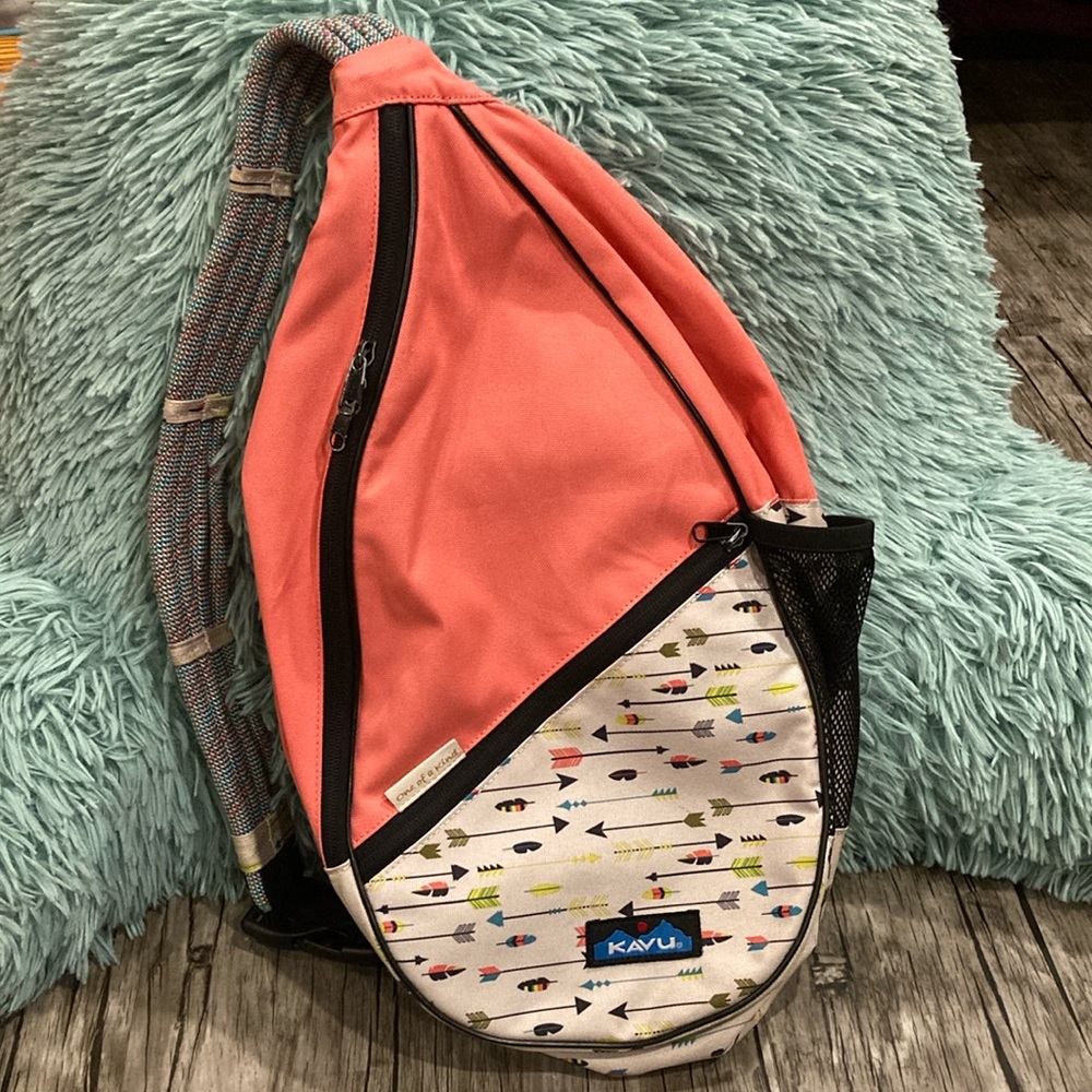 •Kavu Paxton bag